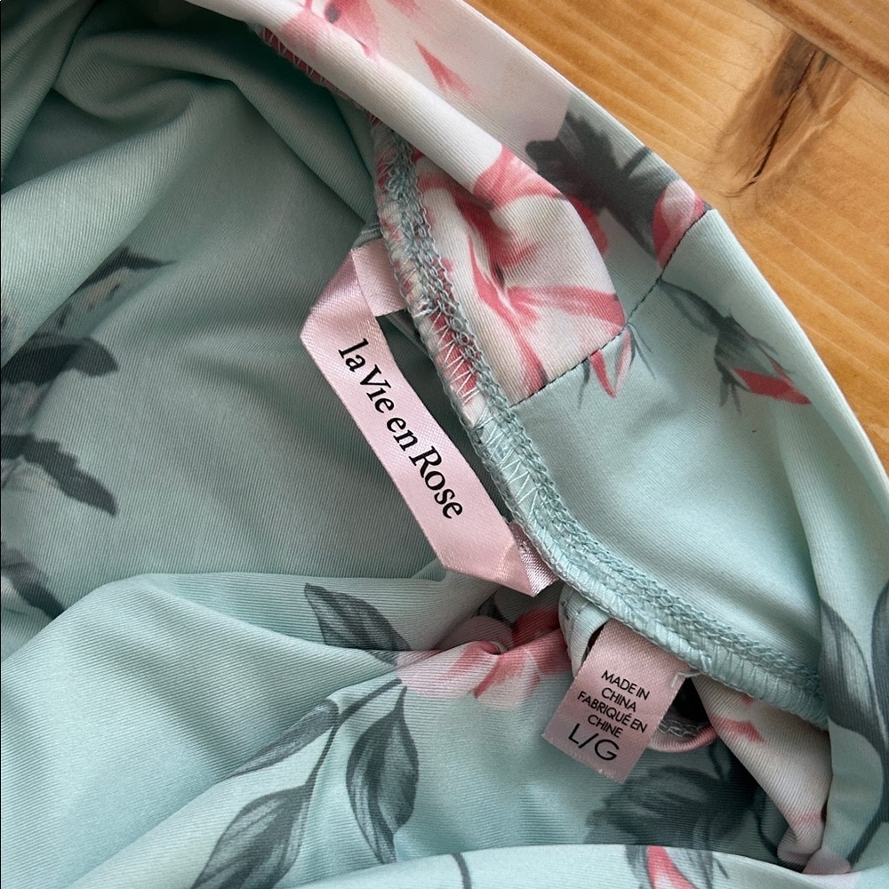 La Vie En Rose Floral Robe - Light green/Blue and Pink size Large - Picture 6 of 6